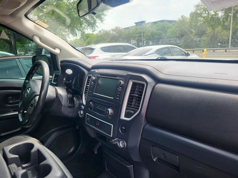 Used 2019 Nissan Titan S RWD image 18