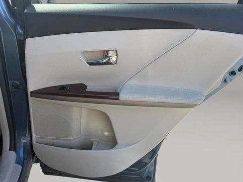 Used 2012 Toyota Venza XLE FWD image 17