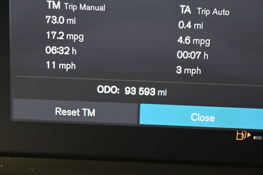 Used 2023 Volvo XC60 B5 Plus FWD image 18