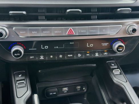 Used 2025 Kia Telluride S AWD/4WD image 24