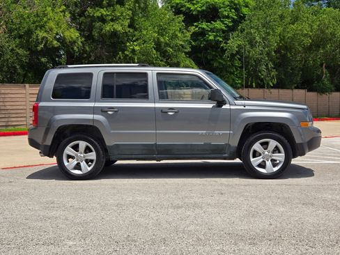 Used 2011 Jeep Patriot Latitude w/ Sun/Sound Group AWD/4WD image 2