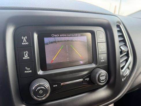 Used 2018 Jeep Compass Sport AWD/4WD image 17
