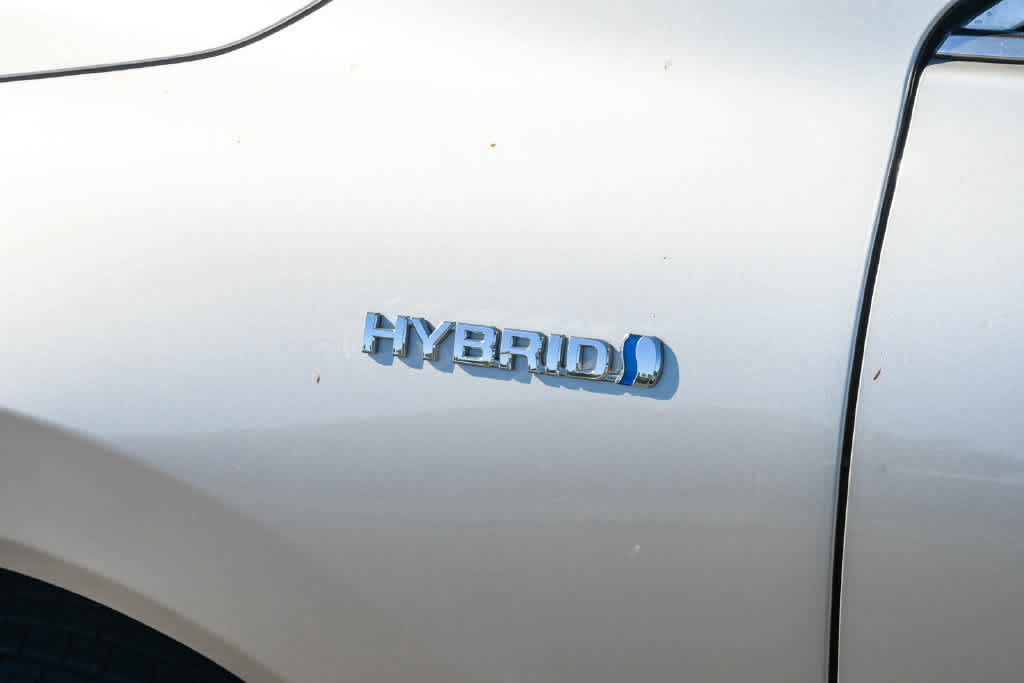 Used 2021 Toyota Venza LE AWD/4WD image 6