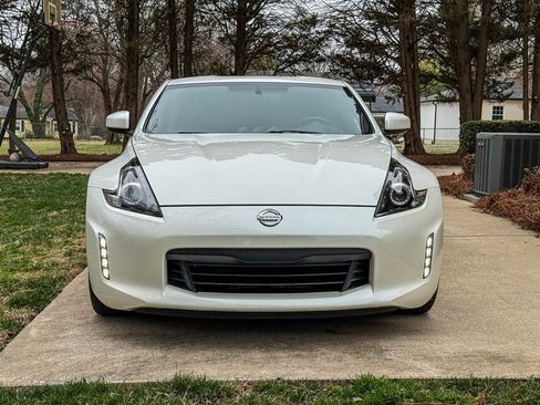 Used 2020 Nissan 370Z Coupe image 26