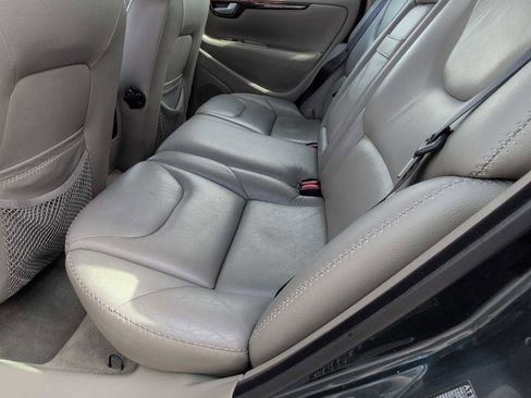 Used 2005 Volvo XC70 image 19