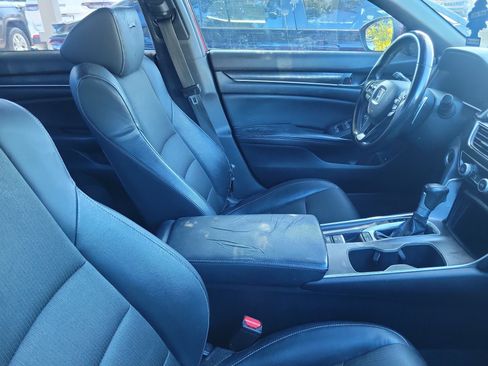 Used 2018 Honda Accord Sport image 10