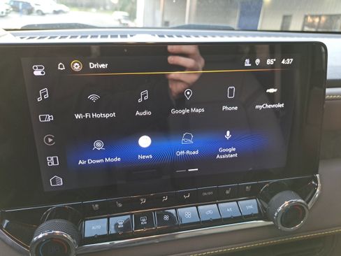 Used 2025 Chevrolet Colorado ZR2 w/ Technology Package image 22