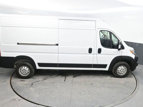 Used 2024 RAM ProMaster 2500 w/ Convenience Group FWD image 29
