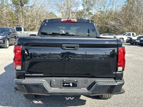 Used 2024 Chevrolet Colorado W/T RWD image 7