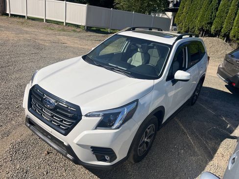 Used 2024 Subaru Forester Premium AWD/4WD image 4