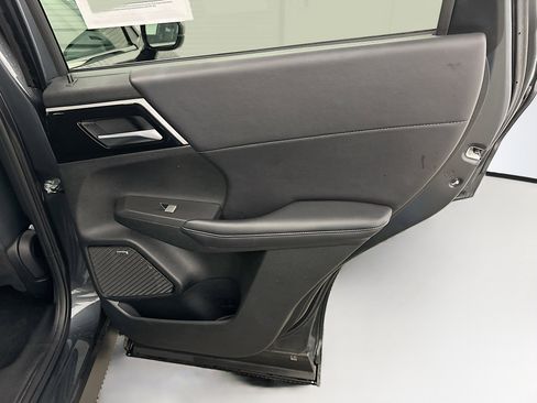 Used 2025 Mitsubishi Outlander SE image 33