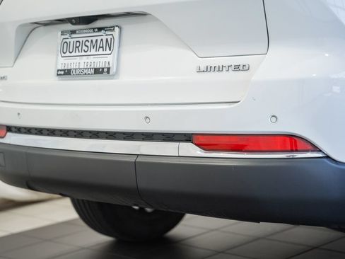 Certified 2023 Jeep Grand Cherokee Limited AWD/4WD image 9