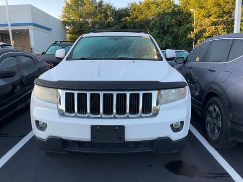 Used 2013 Jeep Grand Cherokee Laredo w/ Laredo E Group AWD/4WD image 11