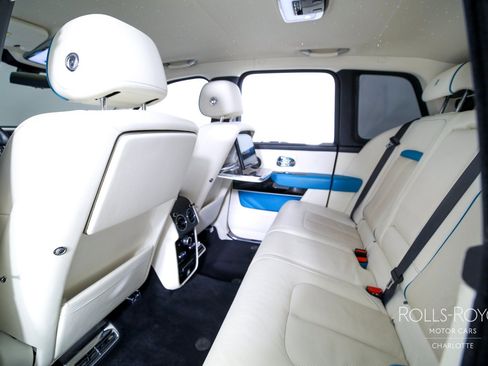 Certified 2023 Rolls-Royce Cullinan w/ Cullinan Package AWD/4WD image 19