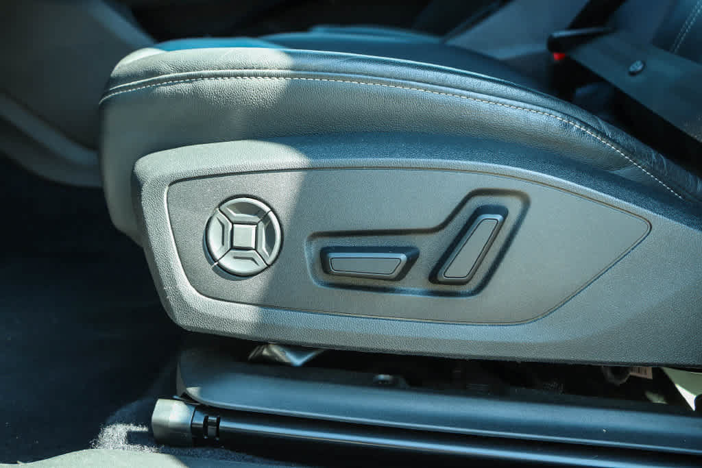 Used 2024 Audi Q4 e-tron Premium AWD/4WD image 21