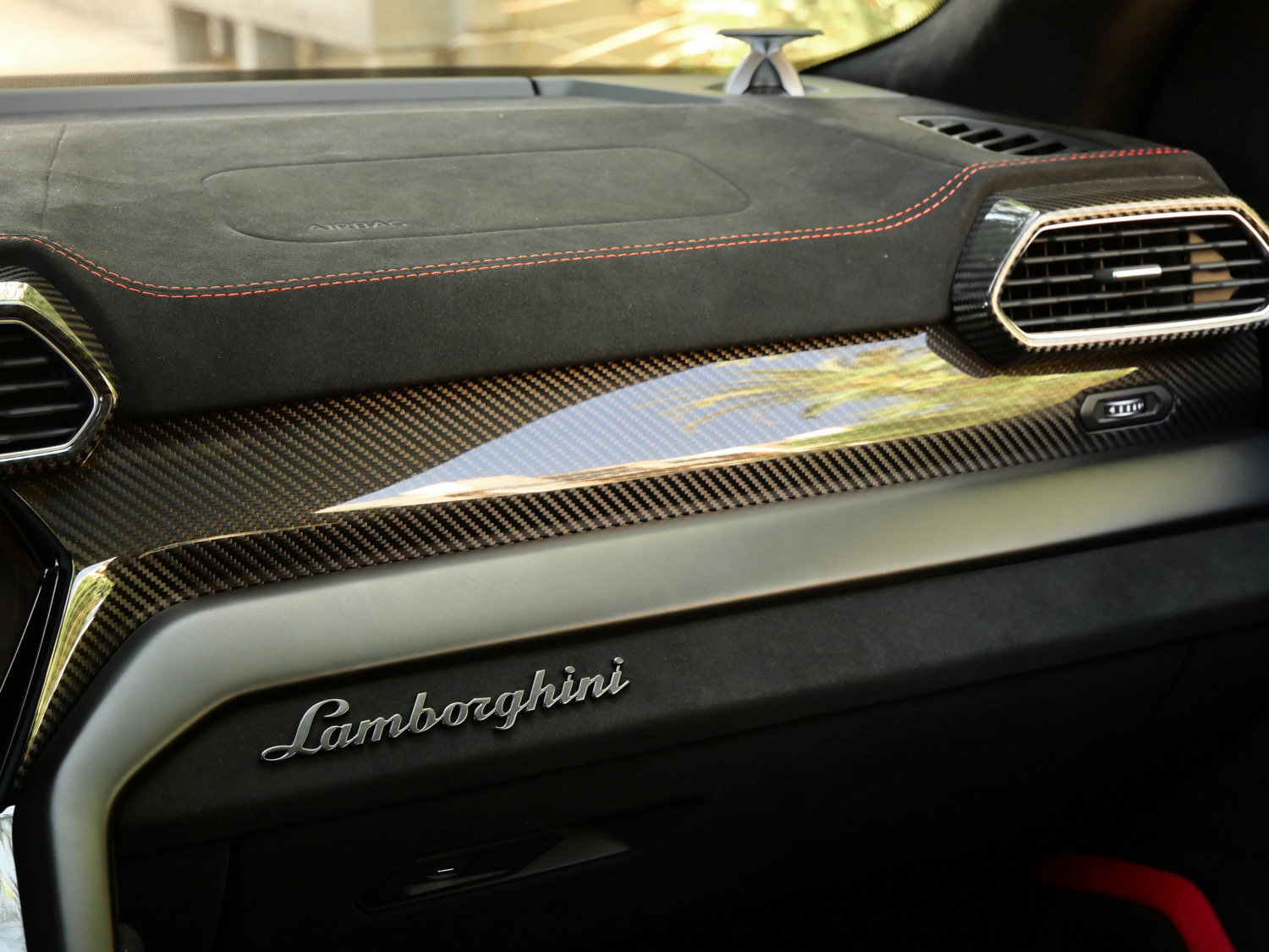 Used 2024 Lamborghini Urus Performante AWD/4WD image 20