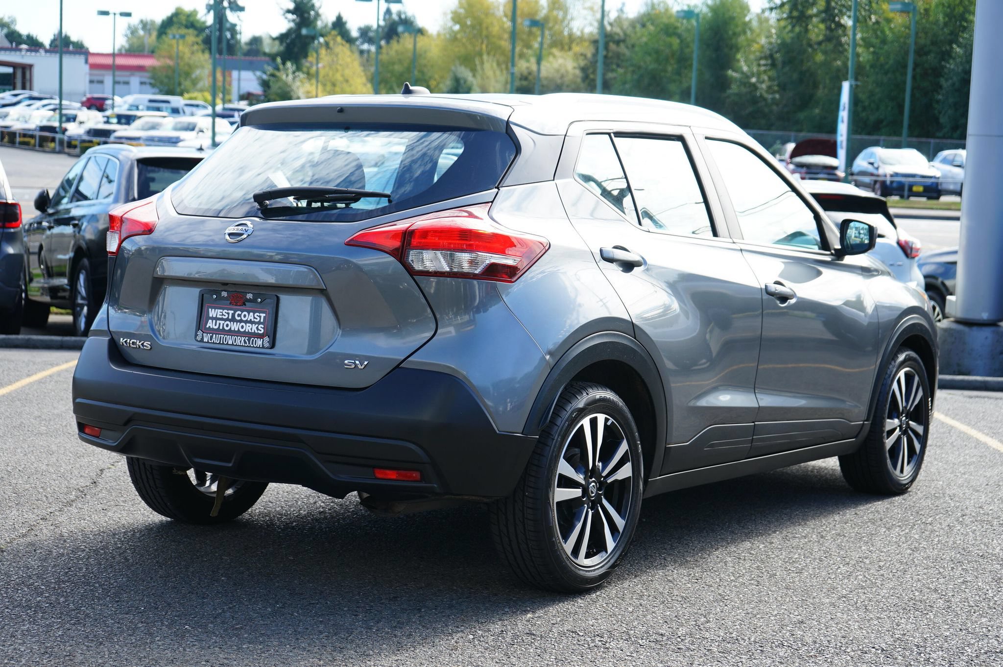 Used 2019 Nissan Kicks SV FWD image 5