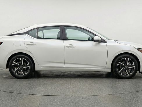 Used 2025 Nissan Sentra SV image 11