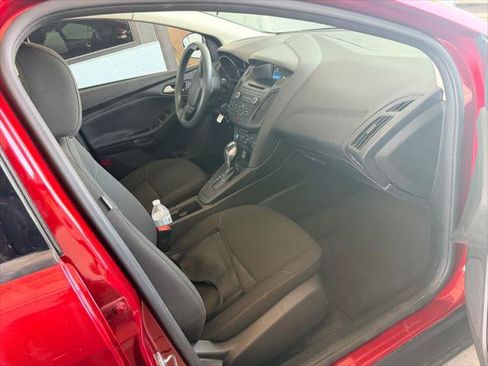 Used 2016 Ford Focus SE FWD image 12