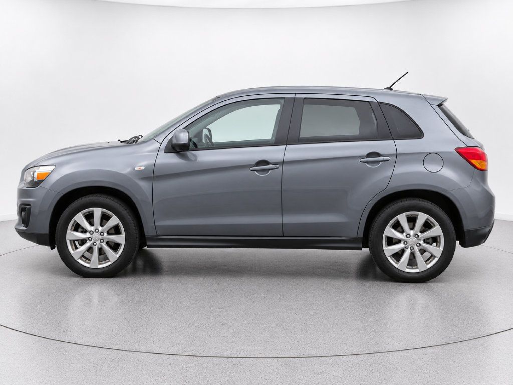 Used 2014 Mitsubishi Outlander Sport ES FWD image 2