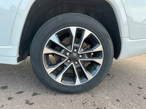Used 2021 Jeep Grand Cherokee L Overland w/ Advanced Protech Group III AWD/4WD image 32