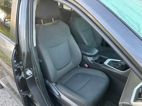 Used 2022 Toyota RAV4 LE FWD image 16
