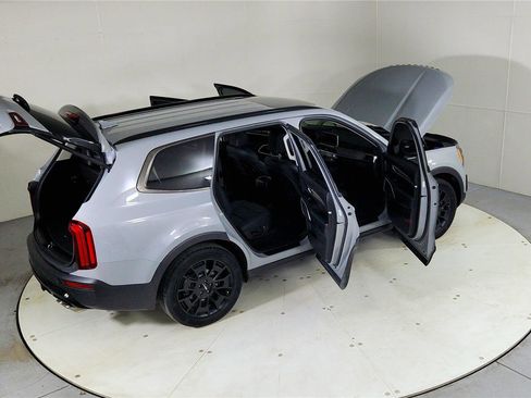 Used 2022 Kia Telluride EX w/ EX Premium Package image 27