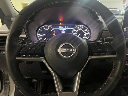 Used 2024 Nissan Altima 2.5 SR FWD image 22