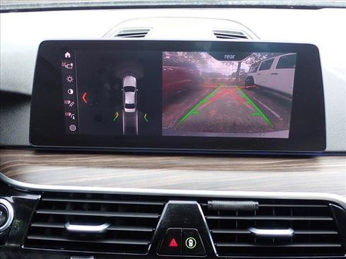 Used 2019 BMW 530e xDrive AWD/4WD image 17