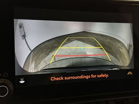 Used 2024 Toyota RAV4 XLE FWD image 15