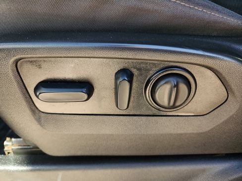 Used 2023 Chevrolet Silverado 3500 LT w/ Convenience Package image 13