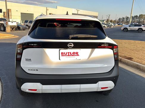New 2026 Nissan Kicks SV w/ SV Premium Package image 4