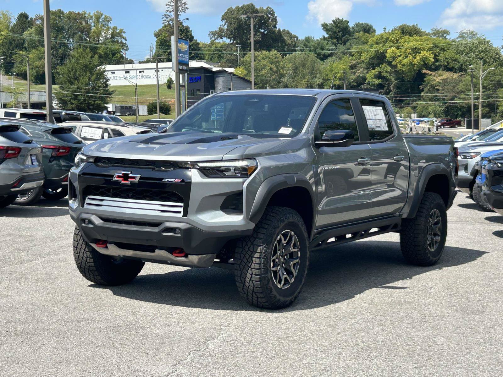 New 2026 Chevrolet Colorado ZR2 w/ Technology Package AWD/4WD image 3