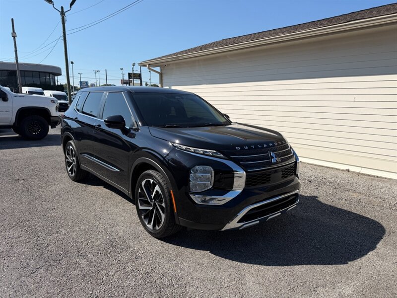 Used 2024 Mitsubishi Outlander SE AWD/4WD image 4