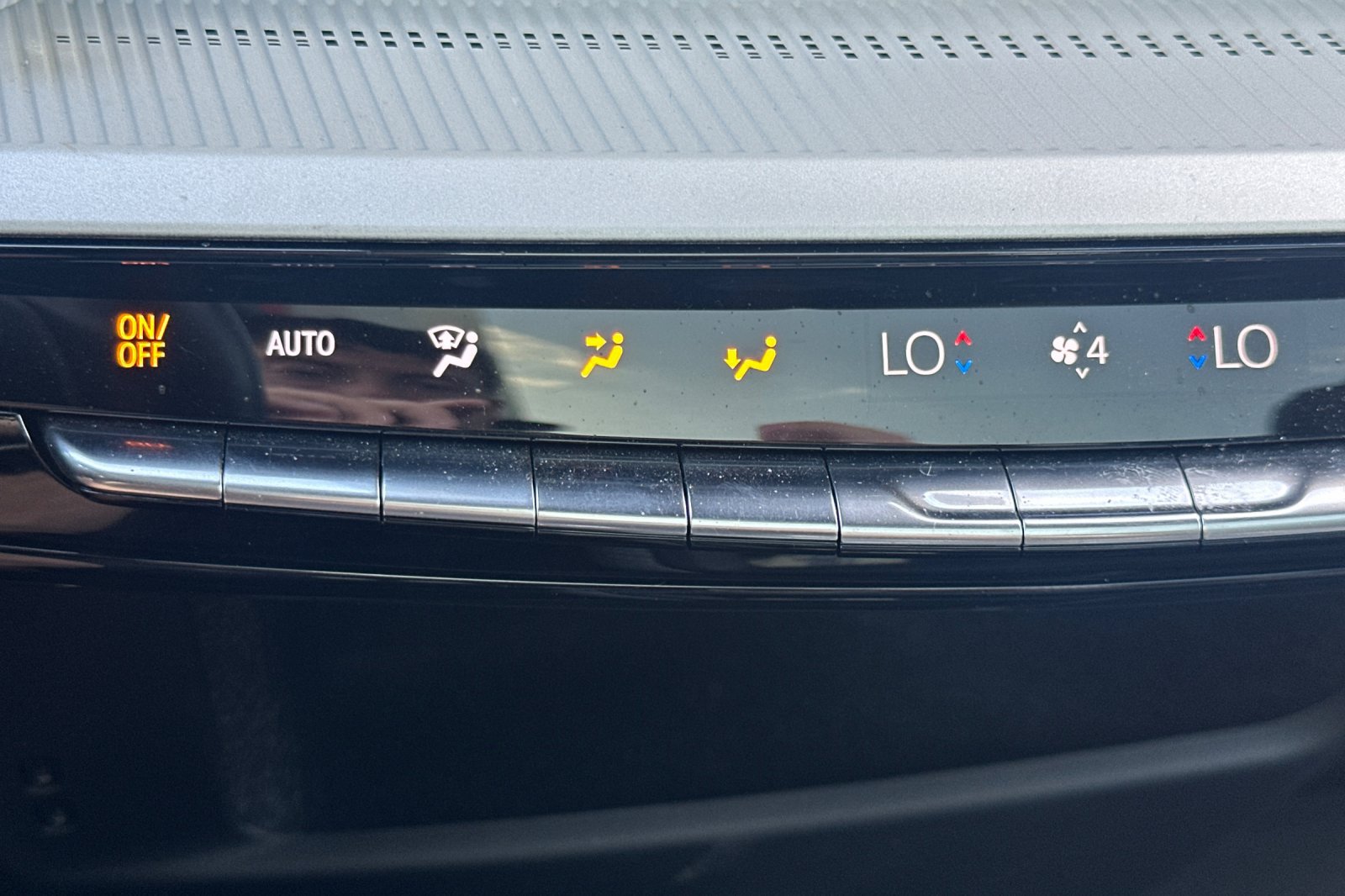Certified 2025 Cadillac Optiq Sport 2 AWD/4WD image 28
