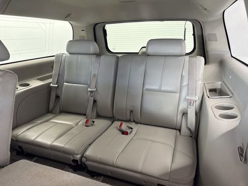 Used 2008 Chevrolet Suburban LT w/ LT Preferred Equipment Group AWD/4WD image 20