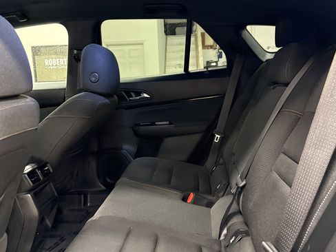 Used 2024 Honda Prologue EX image 11