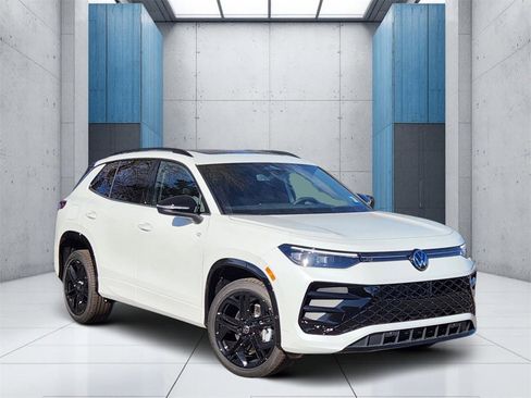 New 2026 Volkswagen Tiguan SE R-Line image 1