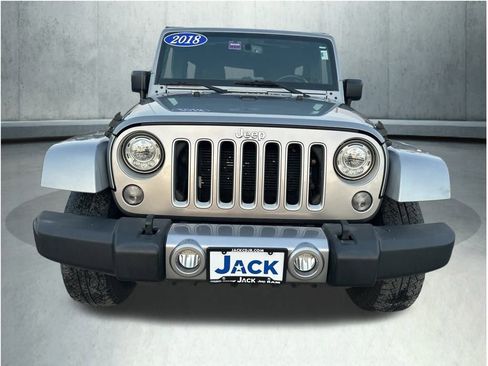 Used 2018 Jeep Wrangler Unlimited Sahara w/ Connectivity Group image 10