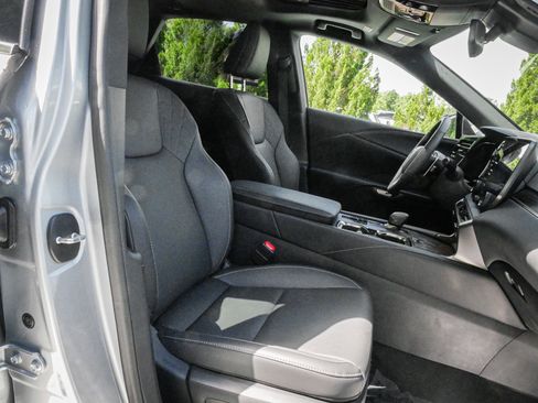 Used 2025 Lexus RX 350 Premium w/ Accessory Package AWD/4WD image 33