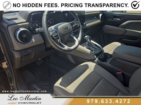 Used 2025 Chevrolet Colorado ZR2 w/ Technology Package AWD/4WD image 16