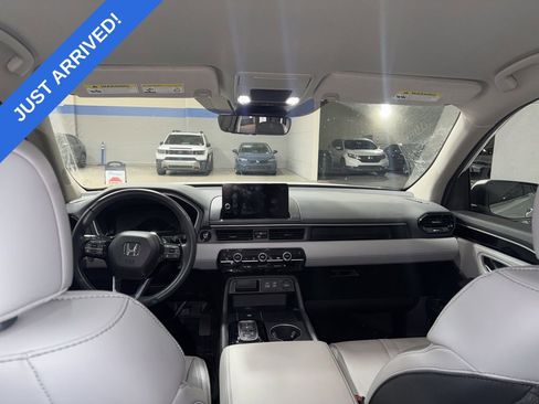 Certified 2025 Honda Pilot EX-L image 5