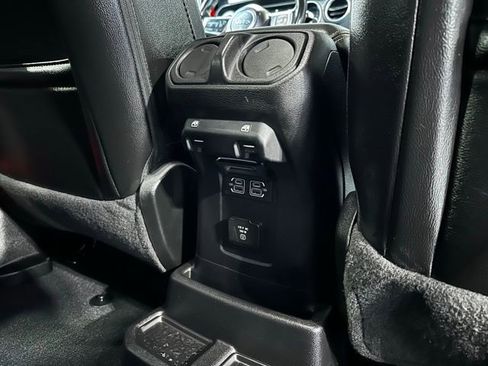 Used 2021 Jeep Wrangler Unlimited Sahara w/ Uconnect 4C Nav & Sound Group image 17