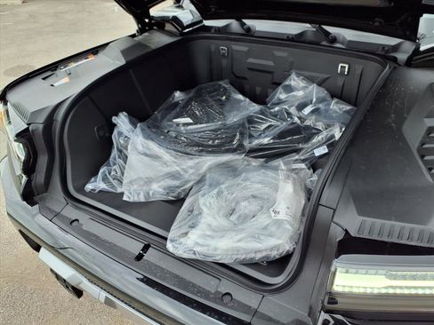 New 2026 GMC Hummer EV SUV image 25