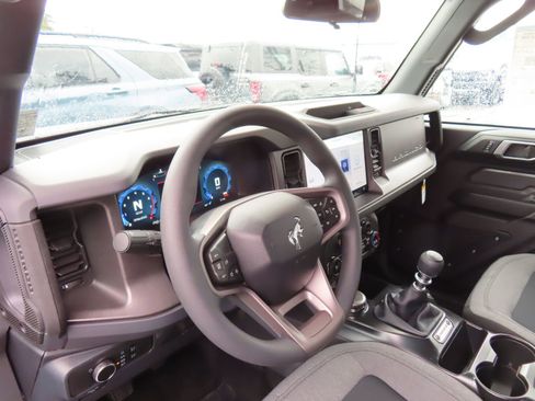 New 2026 Ford Bronco 2-Door image 9