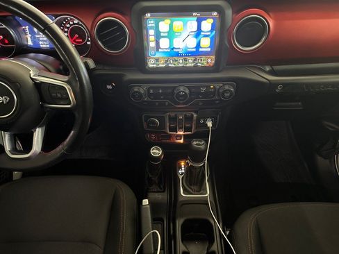 Used 2018 Jeep Wrangler Unlimited Rubicon AWD/4WD image 25