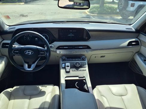Used 2022 Hyundai Palisade Limited FWD image 3