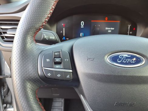 Certified 2024 Ford Escape ST-Line image 15