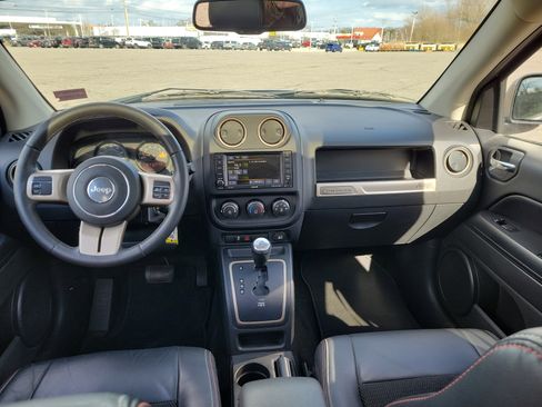 Used 2016 Jeep Compass 75th Anniversary w/ Power Value Group image 18