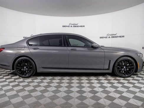 Used 2022 BMW 750i xDrive w/ M Sport Package image 5